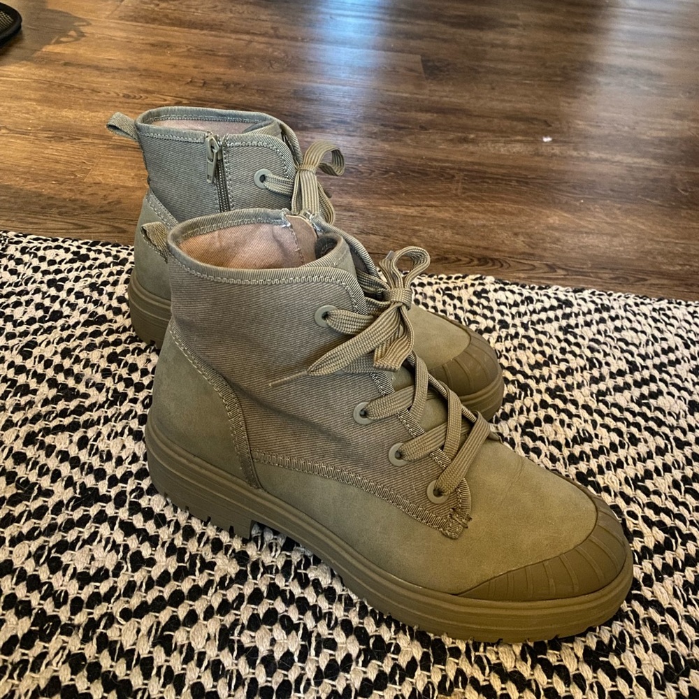 Army Green Moto Boot